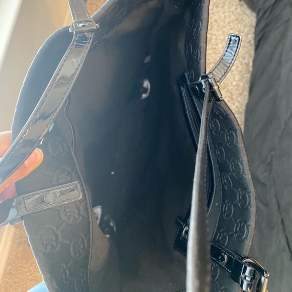 Micheal Kors Tote - Picture 3 of 8